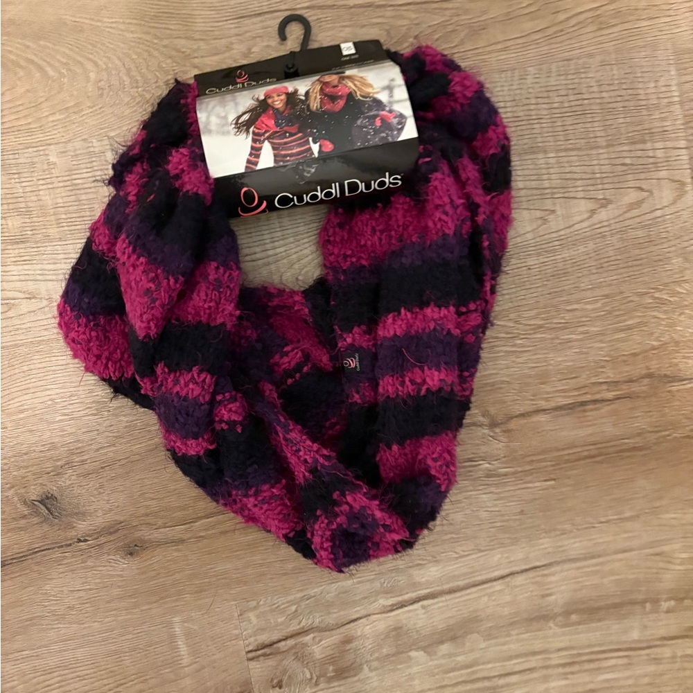 Cuddl Duds Women’s Scarf Purple Black NWT